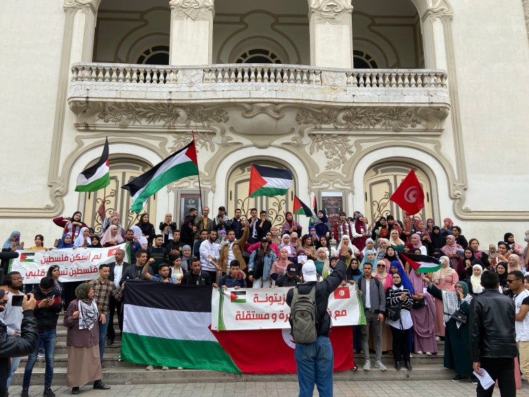 .الجزيرة وقفة تضامنية لطلاب الجامعات التونسية في العاصمة نصرة لفلسطين